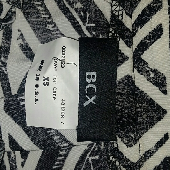 NWOT Black and White patterned skirt size XS - Picture 2 of 2